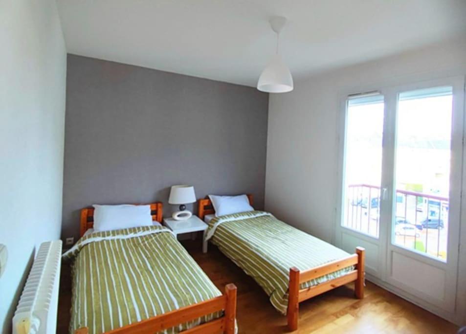 Appartement 76M2 Lumineux Centre Ville Garage Prive 3Ieme Etage Sans Ascenseur Fougeres Exterior photo